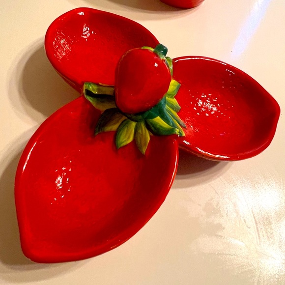 Strawberry 🍓 Kitchen Accessories | Jar w/ Lid & 3-section Toppings Serving Dish - Picture 3 of 12